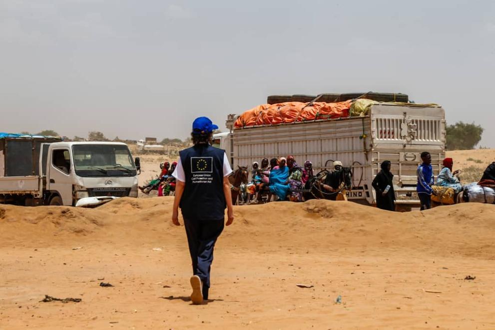 On the day of Commissioner Lahbib’s visit, 34 trucks carrying food assistance crossed the border, organised by EU partner the World Food Programme. Of 9 million Darfuris in need, 2 million face catastrophic hunger.
